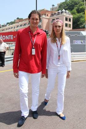 Monaco F1 Grand Prix 2009 - Celebs in the Paddock John Elkann and wife Lavinia Borromeo visit the paddock ahead of the Monaco Formula One Grand Prix to be held tomorrow in Monte Carlo, Monaco on May 23, 2009. Photo by Marco Piovanotto ABACAPRESS.COM Monte Carlo  Copyright: xPiovanottoxMarco ABACAx 188908_025 PiovanottoxMarco ABACAx 188908_025 