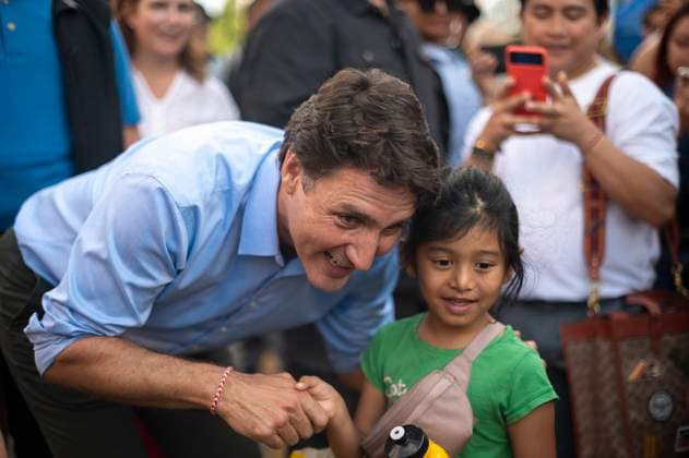 July 22, 2023, Toronto, ONT, CANADA: Prime Minster Justin Trudeau poses for a photograph with a young attendee at the Fun Philippines Festival in Toronto, on Saturday, July 22, 2023. Toronto CANADA  - ZUMAc35_ 20230722_zaf_c35_063 Copyright: xTijanaxMartinx