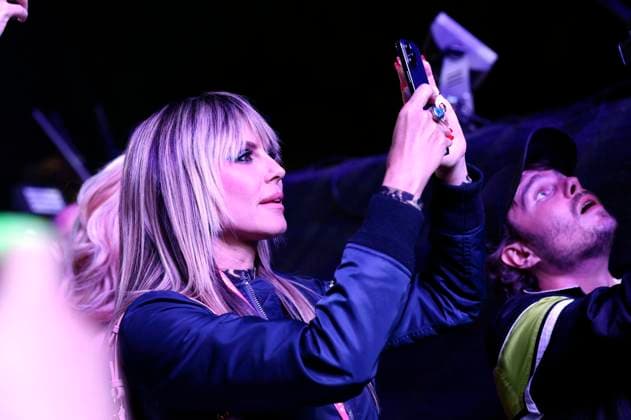 Heidi Klum beim Tokio Hotel Konzert bei der 45. Christopher Street Day Parade 2023 am Brandenburger Tor. Berlin, 22.07.2023 *** Heidi Klum at the Tokio Hotel concert at the 45 Christopher Street Day Parade 2023 at the Brandenburg Gate Berlin, 22 07 2023 Foto:xB.xDummerx xFuturexImage