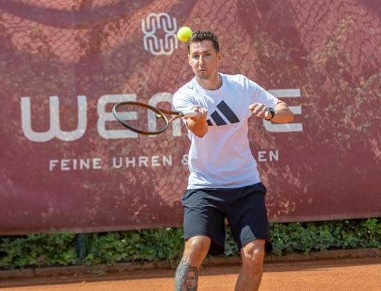 Miroslav Klose Charity Benefiz-Tennis-Doppelturnier für Münchner Herz im Sportpark Beutelstahl in München Datum: 23.07.2023