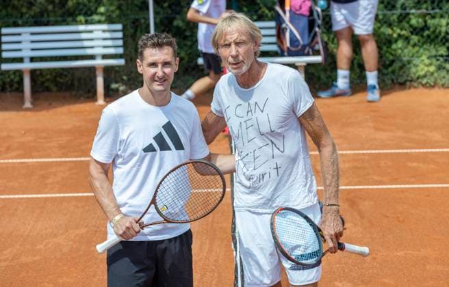 Miroslav Klose , Carlo Thränhardt Charity Benefiz-Tennis-Doppelturnier für Münchner Herz im Sportpark Beutelstahl in München Datum: 23.07.2023