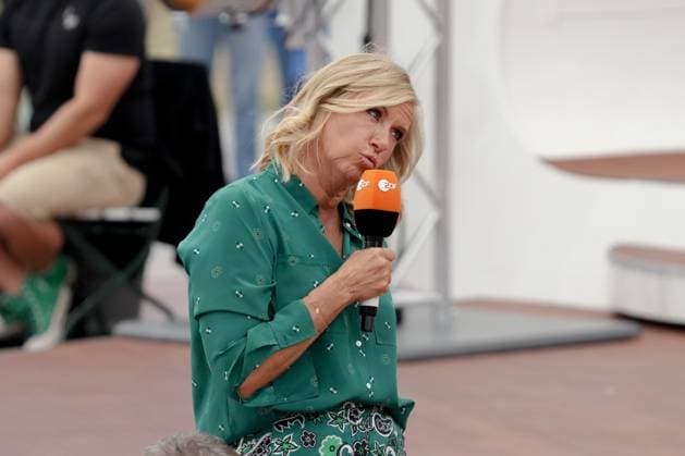 ZDF - Fernsehgarten in Mainz. Andrea Kiwi Kiewel in der Unterhaltungsshow ZDF Fernsehgarten am 23.07.2023 in Mainz. Mainz ZDF Fernsehgarten Rheinland-Pfalz *** ZDF Fernsehgarten in Mainz Andrea Kiwi Kiewel in the entertainment show ZDF Fernsehgarten on 23 07 2023 in Mainz Mainz ZDF Fernsehgarten Rheinland Pfalz
