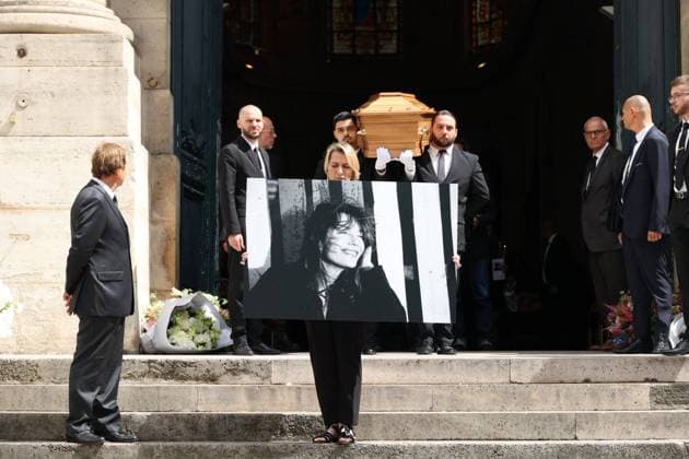 Bilder des Jahres 2023, Entertainment 07 Juli Entertainment Themen der Woche KW30 Entertainment Bilder des Tages Jane Birkin Funeral - Paris The coffin Paris France  Copyright: xBerzane-Domine ABACAx 861773_001 Berzane-Domine ABACAx 861773_001 