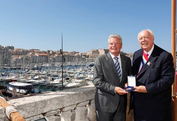 German President Gauck Visits Marseille Marseille senator and mayor Jean-Claude Gaudin receives German President Joachim Gauck at the City Hall in Marseille, southern France on September 5, 2013. It is the first formal state visit to France by a German head of state in 17 years. Gauck came to mark the 50th anniversary of the post-war Elysee reconciliation treaty between both nations. Marseille is one of this year s European Capitals of Culture. Photo by Philippe Laurenson ABACAPRESS.COM Marseille France  Copyright: xLaurensonxPhilippe ABACAx 412964_003 LaurensonxPhilippe ABACAx 412964_003 