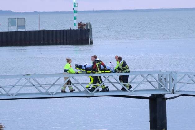 News Themen der Woche KW30 Eelde Ameland - Around midnight, the Coastguard Center received a report from the ship Fremantle Highway that there was a fire on board. The ship is located in the middle of the North Sea near Ameland and the coastguard speaks of a major fire . The vessel has 2857 cars on board, 25 of which are electric cars. All 23 crew members have been removed from the burning vessel. Part of the crew is brought ashore by a KNRM vessel and part of the crew is brought ashore by helicopter. This happens, among others, at Groningen AirPort Eelde. The Fremantle Highway is currently located approximately 15 nautical miles north of the coast of Ameland. There is still a fire on board. The Coastguard and emergency services on site are trying to further damage.  Copyright: xx x474273558x originalFilename: 474273558.jpg