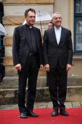 Herwig Gössl und Ludwig Schick bei der Eröffnung der Richard-Wagner-Festspiele 2023 mit der Premiere von Richard Wagners Parsifal im Bayreuther Festspielhaus. Bayreuth, 25.07.2023 *** Herwig Gössl and Ludwig Schick at the opening of the Richard Wagner Festival 2023 with the premiere of Richard Wagners Parsifal at the Bayreuth Festspielhaus Bayreuth, 25 07 2023 Foto:xN.xKubelkax xFuturexImage