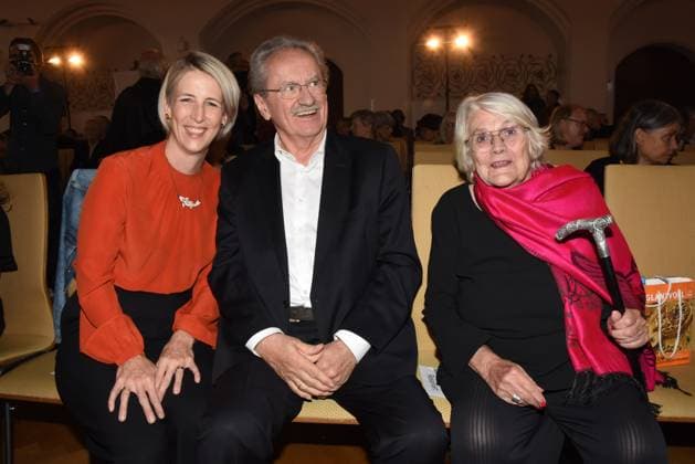 Katrin Habenschaden Buergermeisterin Christian Ude Oberbuergermeister a D. Edith von Welser Ude Muenchen 25.07.2023 Marienplatz Altes Rathaus Dieter-Hildebrandt-Preis 2023 Verleihung . Muenchen