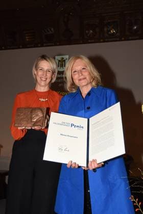 Katrin Habenschaden Buergermeisterin Maren Kroymann Schauspielerin Kabarettistin Preistraegerin Muenchen 25.07.2023 Marienplatz Altes Rathaus Dieter-Hildebrandt-Preis 2023 Verleihung . Muenchen