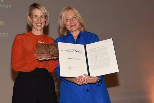 Katrin Habenschaden Buergermeisterin Maren Kroymann Schauspielerin Kabarettistin Preistraegerin Muenchen 25.07.2023 Marienplatz Altes Rathaus Dieter-Hildebrandt-Preis 2023 Verleihung . Muenchen