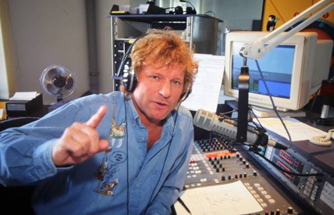 Bernhard Brink, deutscher Schlagersänger, in seinem Tonstudio zuhause in Berlin, Deutschland 1996. Berlin Berlin Deutschland Copyright: xUnitedxArchivesx xAlexanderxStingl STI_8704000485 EDITORIAL USE ONLY