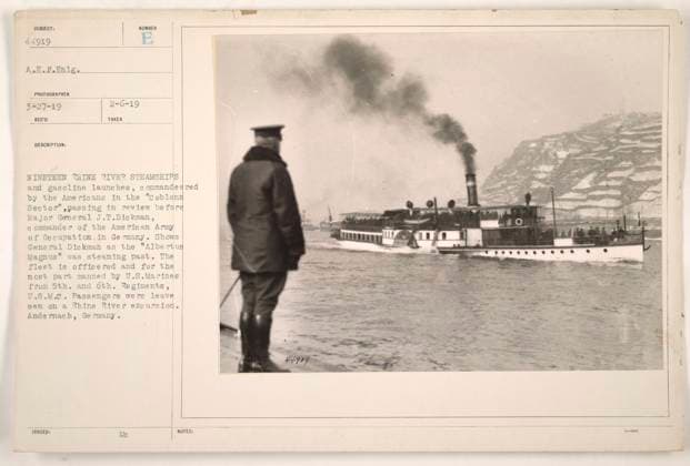 RECORD DATE NOT STATED A fleet of steamships and gasoline launches, commandeered by the Americans in the Coblens Sector , passing before Major General J.T. Diekman, Commander of the American Army of Occupation in Germany. The fleet largely consists of U.S. Marines from the 5th and 6th Regiment, U.S.M.C., with passengers being leave men on a Rhine River excursion. Andernach, Germany. Copyright: xpiemagsx 978_55248598 !ACHTUNG AUFNAHMEDATUM GESCHÄTZT!