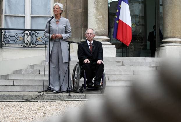 German Finance Minister Wolfgang Schaeuble leaves the weekly cabinet meeting at Elysee Palace in Paris French Minister for the Economy, Finance and Employment, Christine Lagarde and German Finance Minister Wolfgang Schaeuble deliver a speech after the weekly cabinet meeting at Elysee Palace in Paris, France on July 21, 2010. Photo by Stephane Lemouton ABACAPRESS.COM Paris France  Copyright: xLemoutonxStephane ABACAx 238810_016 LemoutonxStephane ABACAx 238810_016 