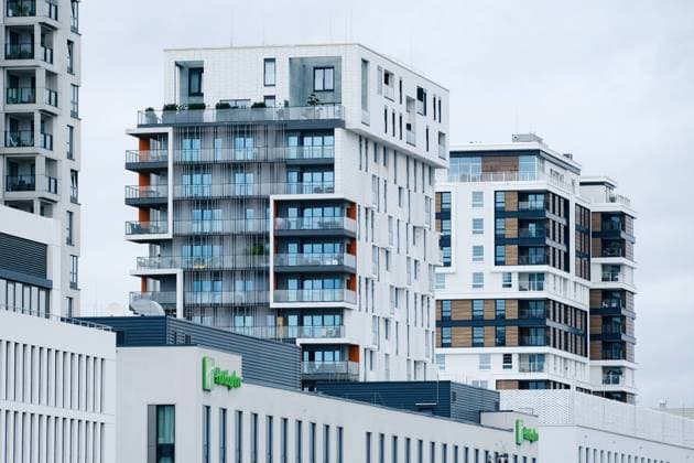 Düsseldorf 31.07.2023 Wohnungen Wohnungsnot Mietswohnung Mieten Mietpreis sozialer Wohnungsbau Immobilien Wohnraummangel Wohnung Baustelle Neubau Mehrfamilienhaus Mietshaus Miete Mietspiegel Mietpreisspiegel Immobilie Wohnungsmangel Baustau Wohnimmobilie Wohnungsimmobilien Mietpreise Altbau Leerstand Baumaterial Baustoffe Leiter Aussenleiter Bauleiter Ballungsgebiet bezahlbarer Wohnraum CO2-Preis CO2 Bundes-Klimaschutzgesetz Heizen Heizung Klimapaket Mieter Vermieter Mietpreisbremse Klimasteuer Energiewende Büro Büros Homeoffice Home-Office Konjunkturpaket Grundsteuerreform Grundsteuererklärung Wohngeld Wohnungsgeld Wohnungssuche Bürgergeld Zwangssanierung Gastherme Gas-Therme Ölheizung Gasheizung Heizungsgesetz Heizgesetz Heizhamme