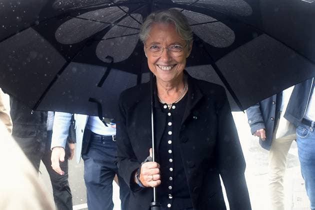 Entertainment Bilder des Tages Elisabeth Borne Visit To Vire France?s Prime Minister Elisabeth Borne visit to Vire, Calvados, Normandy, France, on August 02, 2023. PM Borne accompanied by her deputy Freddy Sertin, meets with local elected officials, traders and residents, and also she visit to the Agrigaz factory. Photo by Franck Castel ABACAPRESS.COM Vire France  Copyright: xCastelxFranck ABACAx 862807_063 CastelxFranck ABACAx 862807_063 