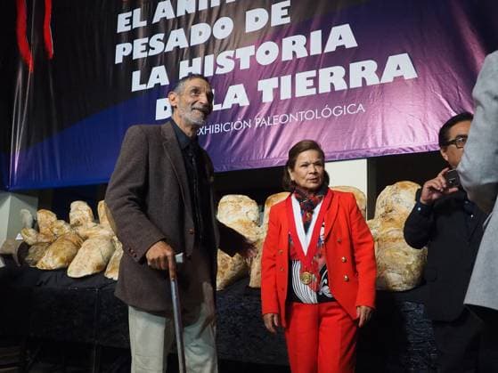 August 2, 2023, Lima, Lima, Peru: Mario Urbina (L) Peruvian paleontologist and Dr. Jeri Ramon Ruffner (R), rector of the National University of San Marcos (UNMSM) in front of the fossilized vertebrae of the Perucetus Colossus , the heaviest animal in the history of the earth, at the Natural History Museum of the National University of San Marcos (UNMSM). The Perucetus Colossus was a cetacean that lived 39 million years ago and it is believed that, with a length of 20 meters, it weighed 199 tons. The Fossil was discovered by the Peruvian Paleontologist Mario Urbina in 2013 in the Ica desert. Lima Peru - ZUMAg240 20230802_zip_g240_002 Copyright: xCarlosxGarciaxGranthonx