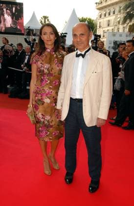 60th Cannes Film Festival. Le Scaphandre et le Papillon Gala Screening French actor Guy Marchand and his wife walk the red carpet of the Palais des Festivals in Cannes, France, May 22, 2007, for the gala screening of US director Julian Schnabel s film Le Scaphandre et le Papillon (The Diving Bell and the Butterfly), presented in competition at the 60th Cannes International Film Festival. The movie is about Elle France editor Jean-Dominique Bauby, who, in 1995 at the age of 43, suffered a stroke that paralyzed his entire body, except his left eye. Photo by Hahn-Nebinger-Orban ABACAPRESS.COM Cannes France  Copyright: xHahn-Nebinger-Orban ABACAx 123016_067 Hahn-Nebinger-Orban ABACAx 123016_067 