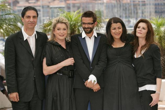 60th International Cannes Film Festival. Persepolis Photocall French actors Simon Abkarian and Catherine Deneuve, French director Vincent Paronnaud, Iranian cartoonist Marjane Satrapi and French actress Chiara Mastroianni pose at the photocall of Persepolis directed by Marjane Satrapi and Vincent Paronnaudat and presented in competition at the 60th Cannes International Film Festival in Cannes, France, on May 23, 2007. Photo by Hahn-Nebinger-Orban ABACAPRESS.COM Cannes France  Copyright: xHahn-Nebinger-Orban ABACAx 123094_07 Hahn-Nebinger-Orban ABACAx 123094_07 