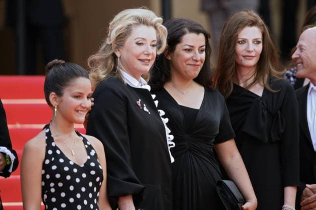 60th Cannes Film Festival - Persepolis Gala Screening French actress Catherine Deneuve, Iranian cartoonist Marjane Satrapi, French actress Chiara Mastroianni and Gabrielle Lopes Benites on the red carpet of the Palais des Festivals in Cannes, France, May 23, 2007, for the gala screening of Persepolis presented in competition at the 60th Cannes International Film Festival. Photo by Hahn-Nebinger-Orban ABACAPRESS.COM Cannes - France  Copyright: xHahn-Nebinger-Orban ABACAx 123105_21 Hahn-Nebinger-Orban ABACAx 123105_21 