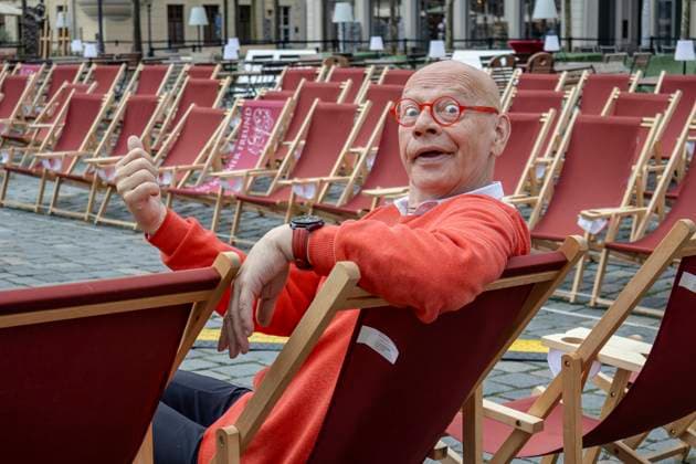 Bilder des Jahres 2023, Entertainment 08 August Entertainment Themen der Woche KW31 Ralf Herzog (Pantomime) macht neugierig auf die Sonderveranstaltung beim Palais Sommer auf der Bühne auf dem Neumarkt vor der Frauenkirche am 8.August ab 19 Uhr, bei dem sich das Dresdner Pantomimefestival mit einem Auftritt von Pantomime Ralf Herzog, begleitet vom Jazzpianisten Andreas Scotty Böttcher, vorstellt. *** Ralf Herzog pantomime makes curious about the special event at the Palais Summer on the stage on the Neumarkt in front of the Frauenkirche on August 8 from 7 pm, where the Dresden Pantomime Festival introduces itself with a performance by pantomime Ralf Herzog, accompanied by jazz pianist Andreas Scotty Böttcher
