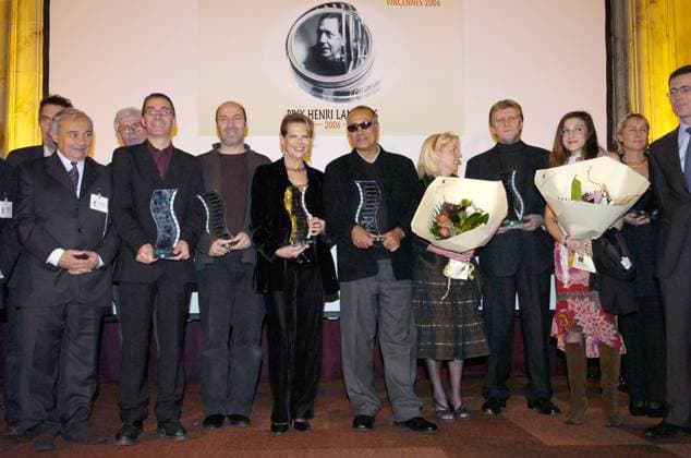 Claudia Cardinale hosts the International Meeting of Cinema in Vincennes near Paris French movie director Cedric Klapisch, Italian actress Claudia Cardinale and Iranian movie director Abbas Kiarostami pose with their price Henri Langlois during the International meeting of Cinema and the Prix Henri Langlois ceremony in Vincennes, near Paris, France, on January 23, 2006. Photo by Nicolas Gouhier ABACAPRESS.COM Vincennes France  Copyright: xGouhierxNicolas ABACAx 90500_07 GouhierxNicolas ABACAx 90500_07