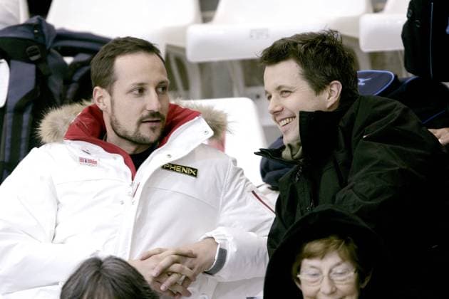 Crown Prince of Norway Haakon Magnus and Crown Prince Frederik of Denmark at Winter Olympics Crown Prince of Norway Haakon Magnus (l) talks with Crown Prince Frederik of Denmark during Womens curling event at the Palaghiaccio Stadium, Pinerolo, Italy, on February 15, 2006.The XX Olympic Winter Games run from February 10 to February 26, 2006. Photo by Gouhier-Nebinger-Orban Cameleon ABACAPRESS.COM Pinerolo Italy  Copyright: xGouhier-Nebinger-Orban ABACAx 92038_05 Gouhier-Nebinger-Orban ABACAx 92038_05