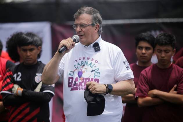 August 5, 2023, Mexico City, Mexico City, Mexico: MARCELO EBRARD, candidate to the presidency for the Morena party, addressing some motivational words to players who attended the inaugural match of the neighbourhood tournament called El Carnal de Barrio Mexico City Mexico - ZUMAs310 20230805_zip_s310_011 Copyright: xLuisxExSalgadox
