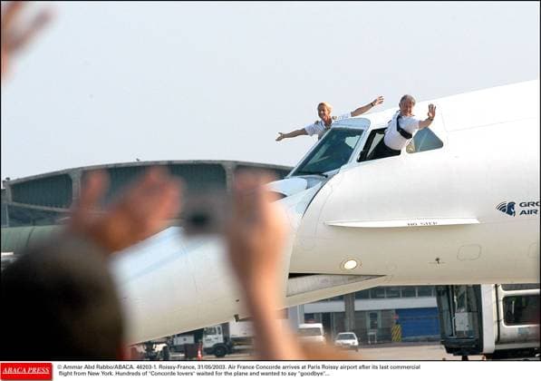 46203 01 Ammar Abd Rabbo ABACA. 46203-1. Roissy-France, 31 05 2003. Air France Concorde arrives at Paris Roissy airport after its last commercial flight from New York. Hundreds of Concorde lovers waited for the plane and wanted to say goodbye...  Copyright: xBalkisxPress ABACAx 46203_01 BalkisxPress ABACAx 46203_01