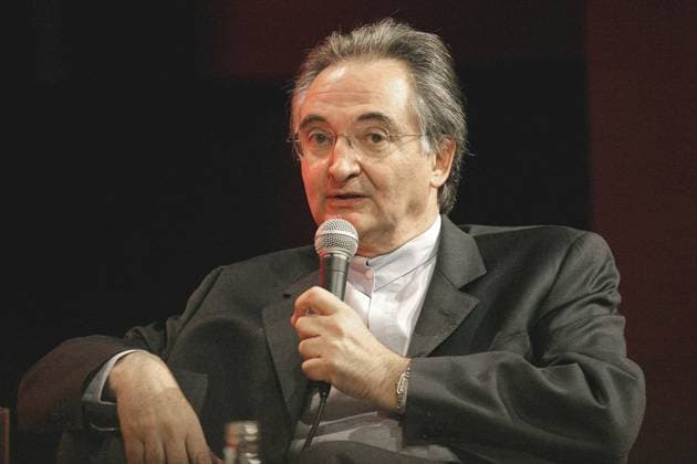 69077 06 French writer Jacques Attali speaks at the 4th Cite de la Reussite held in Marseille, france on november 13, 2004. Photo by Gerald Holubowicz ABACA.  Copyright: xHolubowiczxGerald ABACAx 69077_06 HolubowiczxGerald ABACAx 69077_06