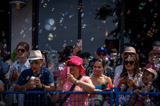 August 6, 2023, VANCOUVER, BC, CANADA: Bubbles are blown at people during the Pride Parade at English Bay in Vancouver, B.C., Sunday, Aug. 6, 2023. VANCOUVER CANADA  - ZUMAc35_ 20230806_zaf_c35_009 Copyright: xEthanxCairnsx