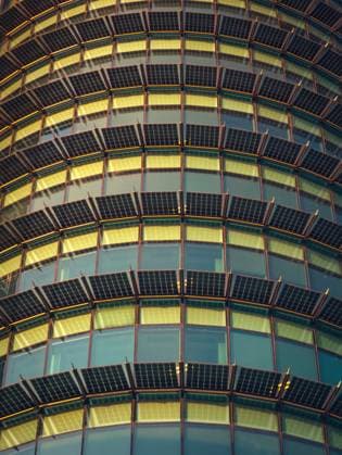 Creative Highlights World From below of contemporary skyscrapers with glass mirrored windows Model Released JavierMartinez_ID15972_486365_001 Copyright: xJavierxMartinezx RECORD DATE NOT STATED