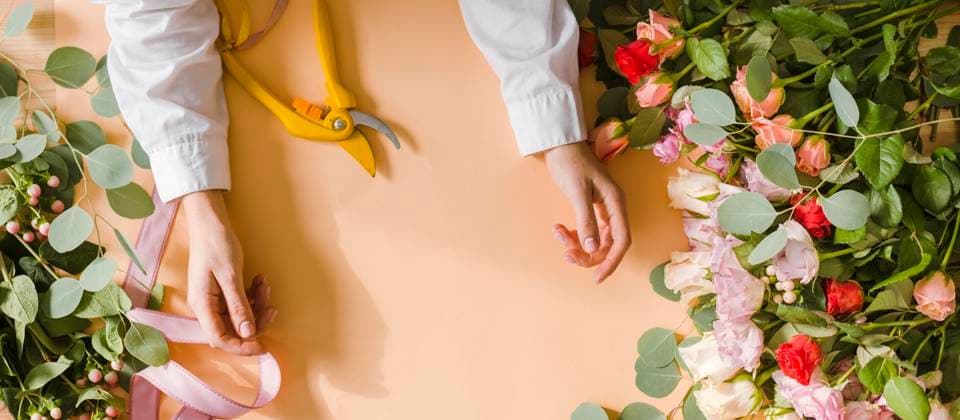 Creative Highlights Symbolbilder Nahaufnahme Florist Arbeitstisch *** Close-up Florist Work table Copyright: imageBROKER/OleksandrxLatkun ibxole09458324.jpg ,model released, Symbolfoto ,property released