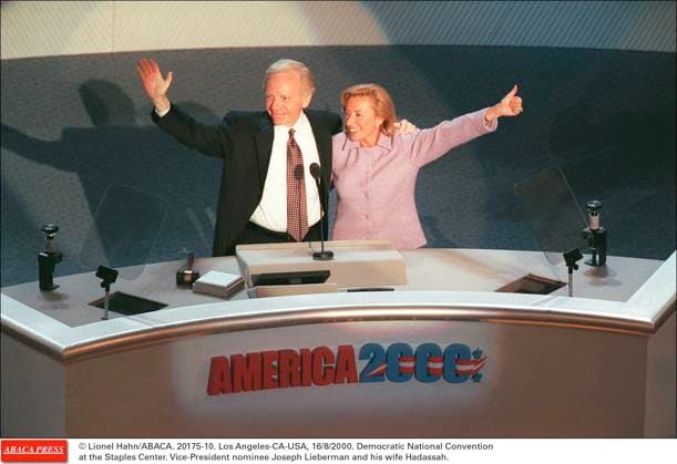 20175 10 Lionel Hahn ABACA. 20175-10. Los Angeles-CA-USA, 16 8 2000. Democratic National Convention at the Staples Center. Vice-President nominee Joseph Lieberman and his wife Hadassah.  Copyright: xHahnxLionel ABACAx 20175_10 HahnxLionel ABACAx 20175_10
