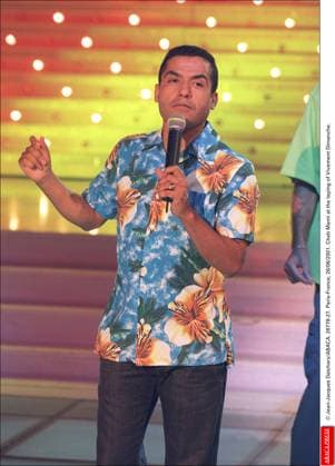 26778 27 Jean-Jacques Datchary ABACA. 26778-27. Paris-France, 26 06 2001. Cheb Mami at the taping of Vivement Dimanche.  Copyright: xDatcharyxJean-Jacques ABACAx 26778_27 DatcharyxJean-Jacques ABACAx 26778_27