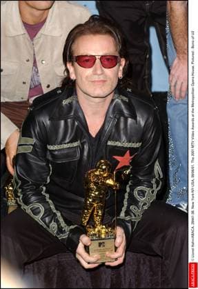 28441 38 Lionel Hahn ABACA. 28441-38. New York-NY-USA, 09 06 01. The 2001 MTV Video Awards at the Metropolitan Opera House. Pictured : Bono of U2  Copyright: xHahnxLionel ABACAx 28441_38 HahnxLionel ABACAx 28441_38