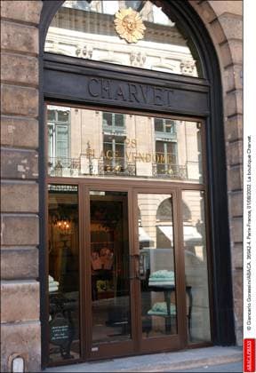 36942 04 Giancarlo Gorassini ABACA. 36942-4. Paris-France, 01 08 2002. La boutique Charvet.  Copyright: xGorassinixGiancarlo ABACAx 36942_04 GorassinixGiancarlo ABACAx 36942_04