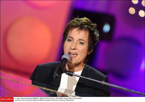 39446 07 Jean-Jacques Datchary ABACA. 39446-7. Paris-France, 30 10 2002. Singer Marie-Paule Belleperforms live during the taping of Michel Drucker s talk show Vivement Dimanche.  Copyright: xDatcharyxJean-Jacques ABACAx 39446_07 DatcharyxJean-Jacques ABACAx 39446_07
