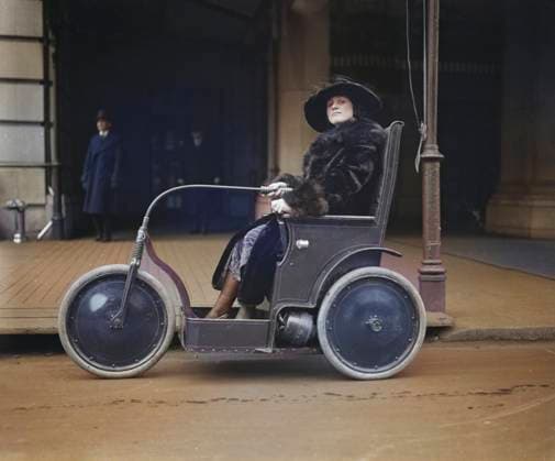 Woman in Three-Wheel Vehicle, USA, Harris & Ewing, 1922  Copyright: xCircaxImagesx ghi-circa01149