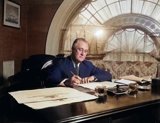 U.S. President Franklin Roosevelt signing Papers at White House, Washington DC, USA, Harris & Ewing, 1936  Copyright: xCircaxImagesx ghi-circa01179
