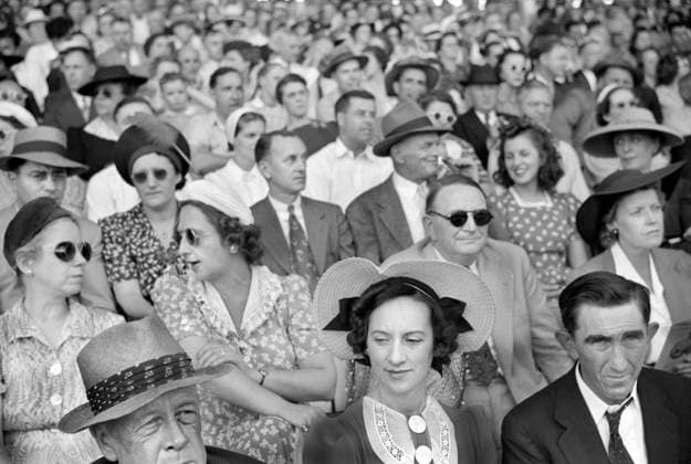 Spectators at Sulky Races at Fair, Rutland, Vermont, USA, Jack Delano, U.S. Farm Security Administration, September 1941  Copyright: xCircaxImagesx ghi-circa01539