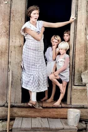 Sharecropper s Wife and Children, Washington County, Arkansas, USA, Arthur Rothstein, U.S. Farm Security Administration, August 1935  Copyright: xCircaxImagesx ghi-circa01602
