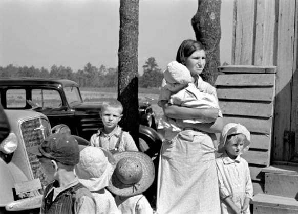 Wife and Children of Resettled Farmer, Jackson County, Alabama, USA, Arthur Rothstein, U.S. Farm Security Administration, September 1935  Copyright: xCircaxImagesx ghi-circa01604