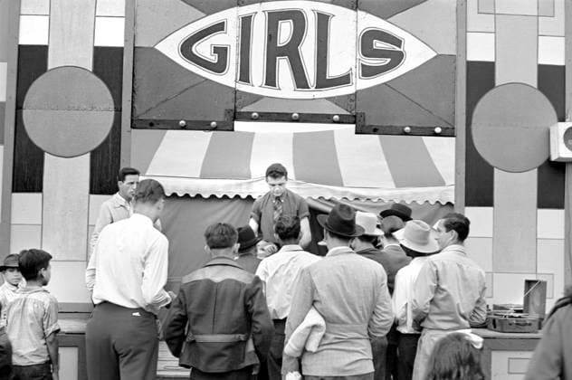 Ticket Seller at Carnival, Brownsville, Texas, USA, Arthur Rothstein, U.S. Farm Security Administration, February 1942  Copyright: xCircaxImagesx ghi-circa01623