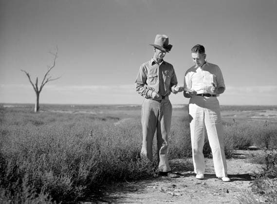 Dr. Tugwell and Farmer of Dust Bowl in Panhandle Area, President s Report, Texas, USA, Arthur Rothstein, U.S. Farm Security Administration, July 1936  Copyright: xCircaxImagesx ghi-circa01635