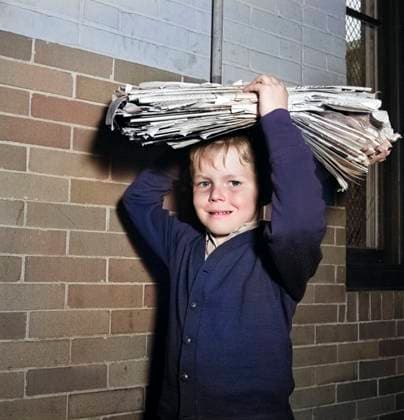 Young Boy bringing Load of Scrap Paper to School during Scrap Salvage Campaign, Victory Program, Washington DC, USA, Marjorie Collins, U.S. Office of War Information, May 1942  Copyright: xCircaxImagesx ghi-circa01643