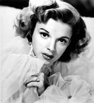Judy Garland, Publicity Portrait for the Film, Presenting Lily Mars , Metro-Goldwyn-Mayer, 1943  Copyright: xABxArchivex jtv001740
