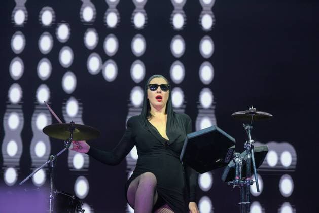Bilder des Jahres 2023, Entertainment 08 August Entertainment Themen der Woche KW32 Entertainment Bilder des Tages August 8, 2023, Sitges, Spain: Drummer Marta Vaquerizo of Nancys Rubias performs at the Jardins de terramar Festival in Sitges. The Spanish group Nancys Rubias performed at the Festival Jardins de Terramar in Sitges in front of 2,500 people..Nancys Rubias is a glam and electronic pop group formed by the versatile artist and husband of the singer Alaska from the group Fangoria, Mario Vaquerizo singer, his sister Marta Vaquerizo drums, Miguel Balanzategui keyboards and Pedro del Moral Guitar. Sitges Spain - ZUMAs197 20230808_aaa_s197_006 Copyright: xRamonxCostax
