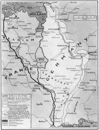 Map of Germany, Belgium, France illustrating Armistice A map illustrating the Armistice at the end of World War One. The black line shows the battle line on Armistice Day, 11th November 1918. Belgium, France, Luxembourg and Alsace-Lorraine are to be evacuated by Germany. The left (west) bank of the Rhine is to be evacuated and will be under control of the Allied and United States Armies of Occupation. A neutral zone on the right (east) bank of the Rhine is to be set up. Date: November 1918  Copyright: Copyrightx(c)Geminix2023.xCredit:xGemini 10639856