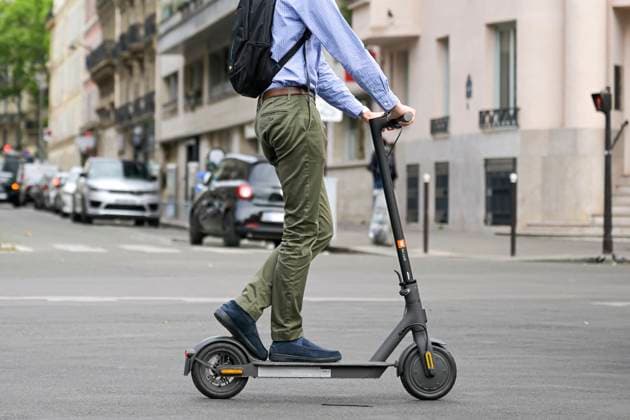 End Of Self-Service Scooters In Paris From September 1 Illustration picture shows people using a self-service electric scooter in streets of Paris, France on August 8, 2023. All self-service e-scooters will come to a stop in Paris as of 1 September after a referendum. Photo by Victor Joly ABACAPRESS.COM Paris France  Copyright: xJolyxVictor ABACAx 863513_039 JolyxVictor ABACAx 863513_039