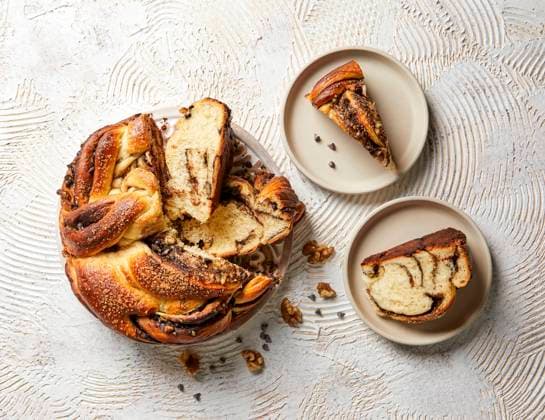 IMAGO Creative: Herbst, Kulinarische Klassiker Fresh Chocolate Walnut Swirl Bread Fresh Chocolate Walnut Swirl Bread Copyright: xKaraxChinx KC190523-27
