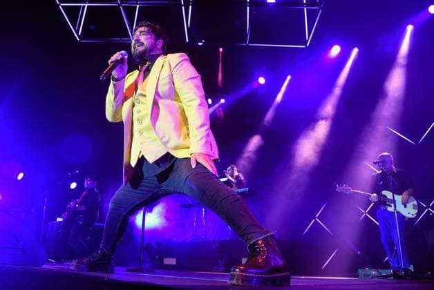 August 9, 2023, Sitges, Spain: Spanish singer Antonio Orozco performs live on stage at Festival Jardins de Terramar in Sitges. Sitges Spain - ZUMAs197 20230809_aaa_s197_126 Copyright: xRamonxCostax